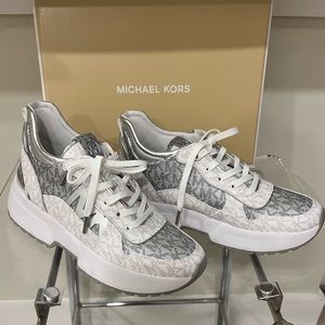 New! Michael Kors Shoes Trainers Muse Trainer - Silver